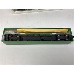 Bachmann '00' gauge - 32-451 Class 170/5 Turbostar 2-Car DMU, operational nos. 79515 & 50515 in green Central Trains livery; one in polystyrene box base the other in plain green box (2)