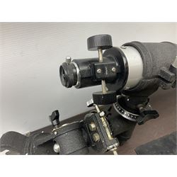 Astronomical telescope with achromatic coated lens, with tripod in wooden box 