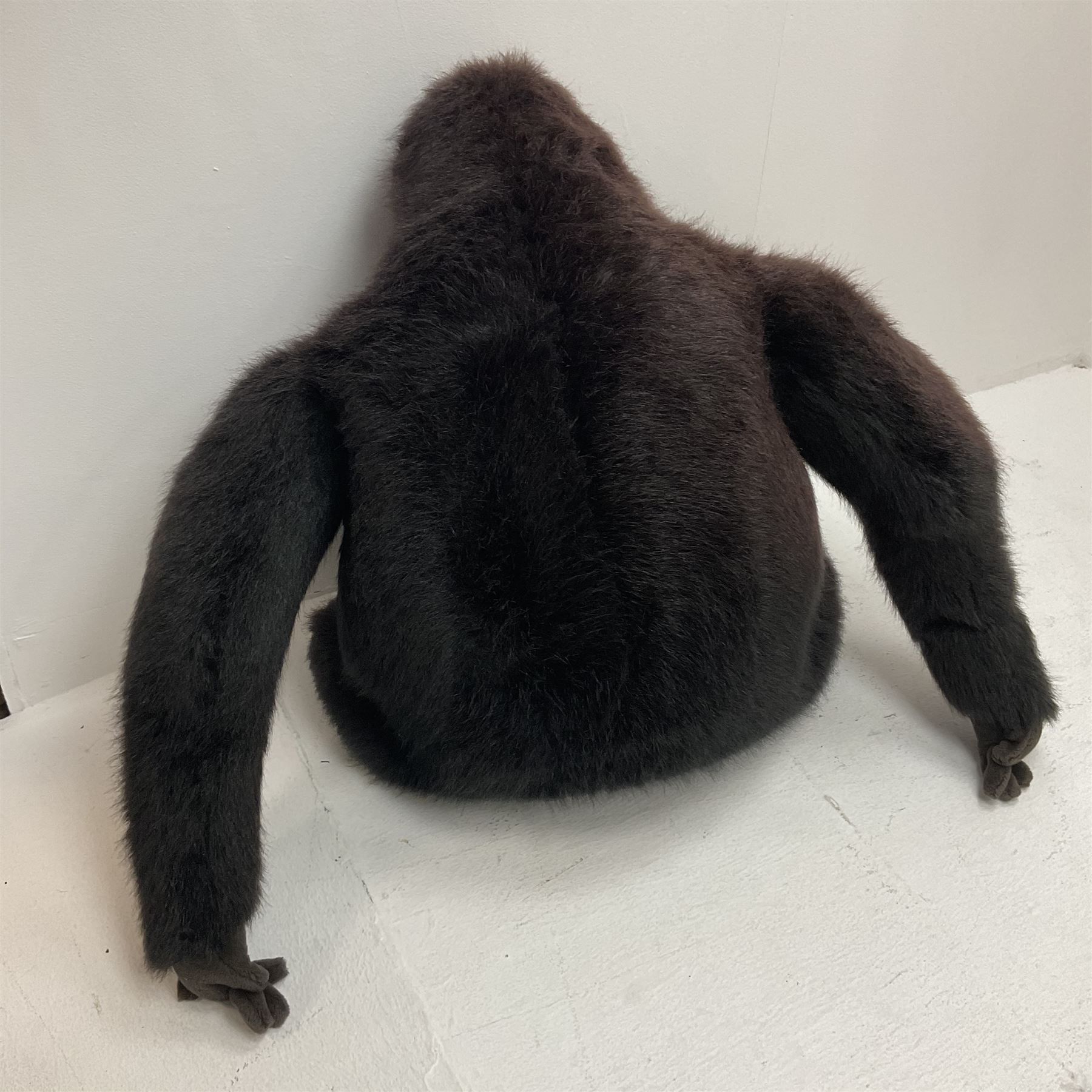 Life size gorilla “soft toy”, faux fur cuddly TV buddy for the kids, with inset eyes and jointed arms H136cm