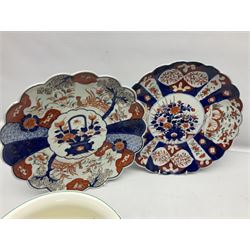 Four Japanese imari chargers together with three chamber pots, charges D30cm