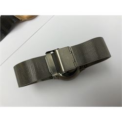 Five Skagen wristwatches, to include 233XLTTM, 809XLTRB, 233LGS, 233XLLTN and 433LGL1, four on Skagen stainless steel mesh straps, one on a Skagen leather strap, 