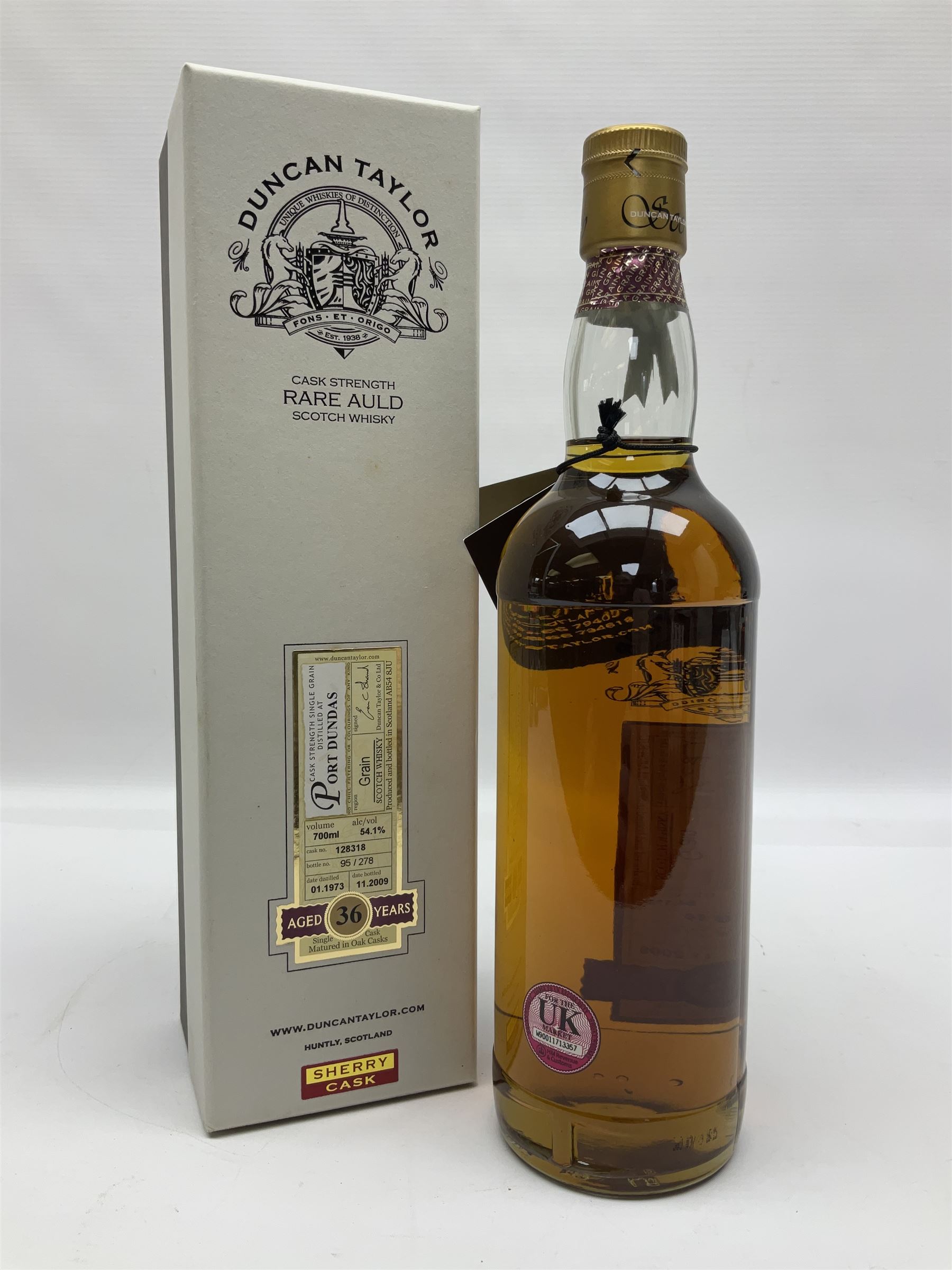 Duncan Taylor 36 year old Port Dundas, Scotch whisky, 700ml, 54.1% vol, in presentation box 