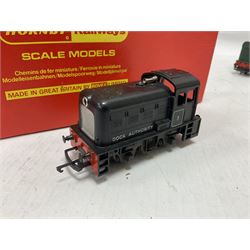 Various makers ‘00’ gauge - Hornby R758 Hymek Diesel Hydraulic B-B locomotive no.D7063 and R253 0-4-0 Diesel Dock Shunter no.3, in original boxes; Tri-Ang Class 08 0-6-0 Diesel Shunter no.D3035 and Class 37 Co-Co Diesel locomotive no.D6830; Jouef 843/E TEE SNCF no.CC40101 in electric red and grey (5)