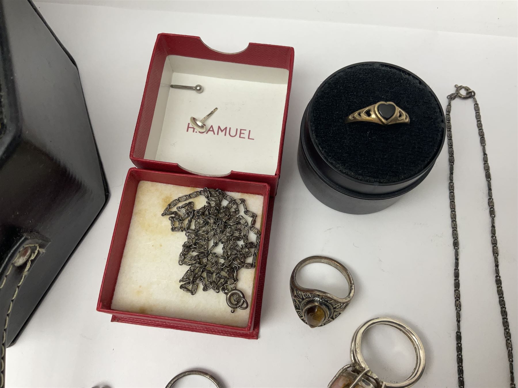 9ct gold heart signet ring, together with a collection of silver jewellery, including hoop earrings, stud earrings, rings, fob, necklaces, brooches etc and costume jewellery