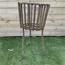 Wrought iron garden planter or fire beacon - THIS LOT IS TO BE COLLECTED BY APPOINTMENT FROM DUGGLEBY STORAGE, GREAT HILL, EASTFIELD, SCARBOROUGH, YO11 3TX