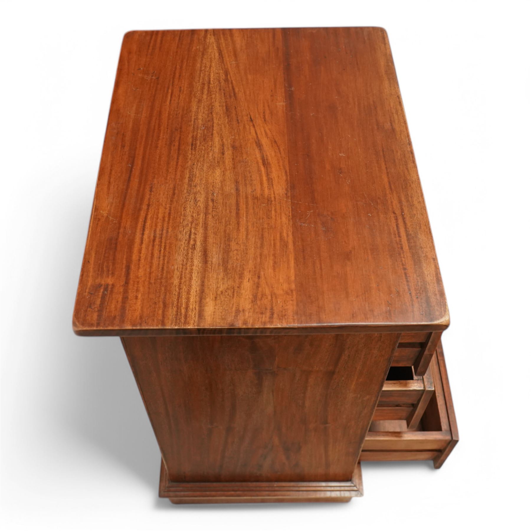 Cherry wood pedestal chest, rectangular tapered from fitted with three drawers, on plinth base
