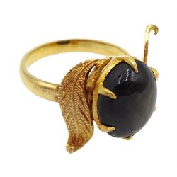 18ct gold cabochon tiger's eye and leaf deign ring