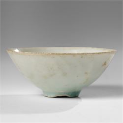 Chinese Song dynasty Qingbai bowl, in a pale blue glaze with incised floral decoration, D9cm