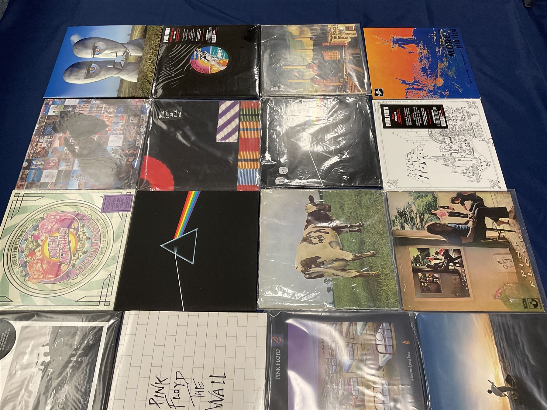 Pink Floyd vinyl LPs including 'Delicate Sound of Thunder', 'Relics', 'A Momentary Lapse of Reason', 'The Wall', 'Wish You Were Here' etc (20)