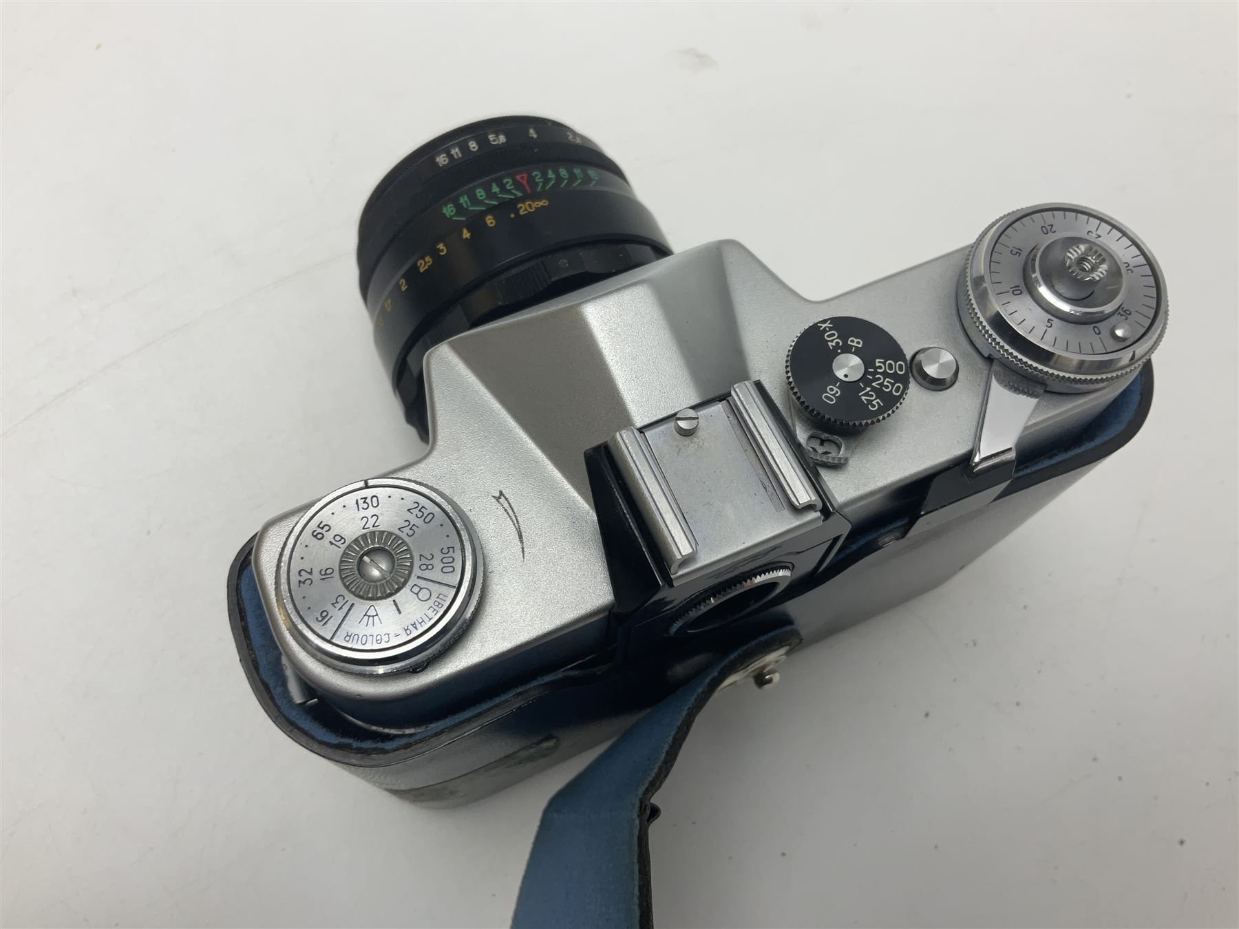 Collection of camera bodies and lenses, to include Olympus OM-1 camera body, serial no 106567, with 'Olympus OM-System F.Zuiko Auto-S 1:1.8 f=50mm' lens, serial no 135097,  Zenit-B camera body, serial no 71017867, with 'Helios-44-2 2/58' serial no 7500040, Voigtlander Vito B camera body, with 'Voigtlander Colour Skopar 1:2.8/50' lens, 'Olympus OM-System Zuiko Auto-Zoom 1:4 f=75-150mm' lens serial no 104321, 'Tamron SP 35-210mm 1:3.5-4.2' lens etc 