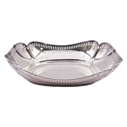 Early 20th century silver quatrefoil bowl, with lobed sides and pierced border to rim, hallmarked Atkin Brothers, Sheffield 1916, L21.5cm, approximate weight 9.59 ozt (298.4 grams)