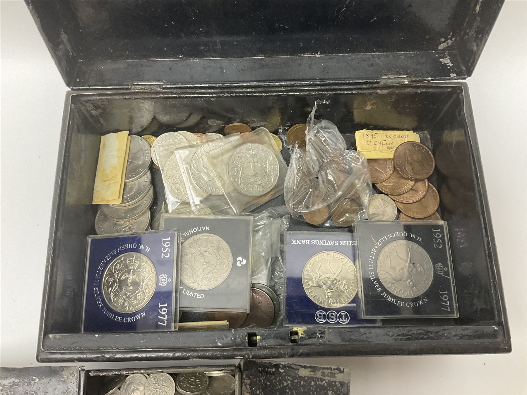 Great British and World coins, including Queen Victoria 1889 halfcrown, pre-decimal pennies, threepences, sixpences and other denominations, commemorative crowns etc