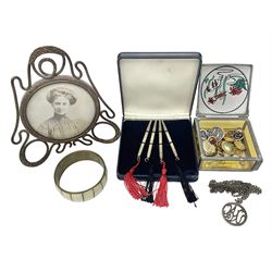 Cased set of four silver propelling Bridge pencils, stamped sterling, a silver pendant necklace, a copper photograph frame and a small collection of costume jewellery