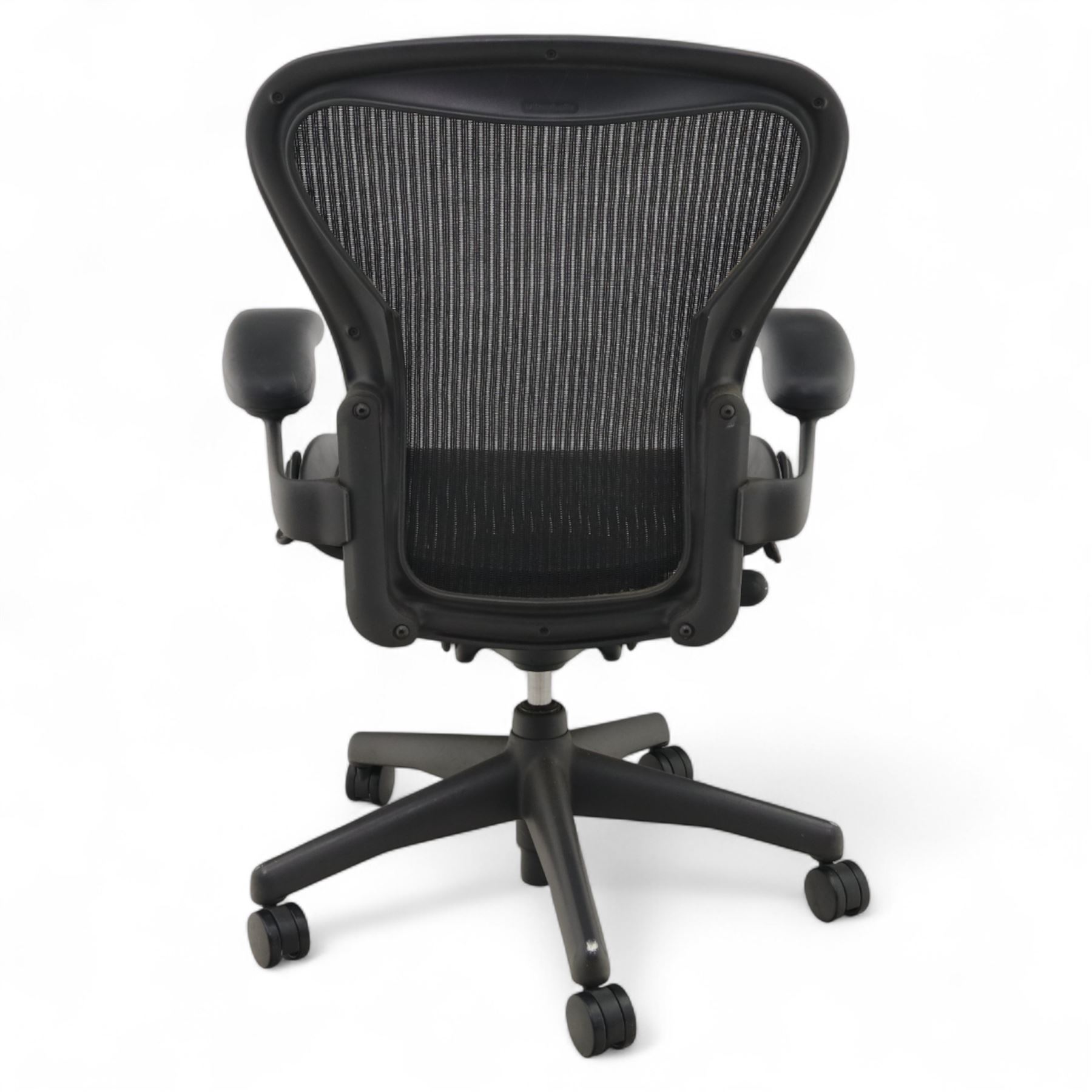 Herman Miller - Aeron office chair, graphite frame with tensioned Pellicle mesh seat and back, fitted with adjustable arm pads, tilt and height mechanisms, on five star castor base