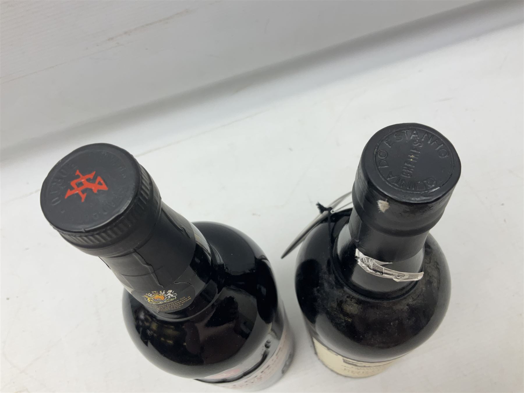 Mixed port, comprising Warre's 1977, vintage port, Quinta do Estanho, 1997, vintage port, Croft Quinta da Roeda, 2002, vintage port, Taylors, 1994, port and Taylors 2015, port, various contents and proof (5)