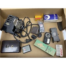 Late 1940s Leitz Parvo Slide projector, together with an E.Leitz Leicameter light meter, other camera accessories etc