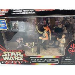 Star Wars - Episode 1 - Kaadu & Jar Jar Binks, Jabba The Hutt, two x Mos Espa Encounter, Opee & Qui-Gon Jinn, Watto's Box, Ammo Wagon & Falumpaset, Gungan Assault Cannon, Sith Speeder & Darth Maul, Armoured Scout Tank with Battle Droid and Gungan Catapult Accessory Set; all boxed (11)