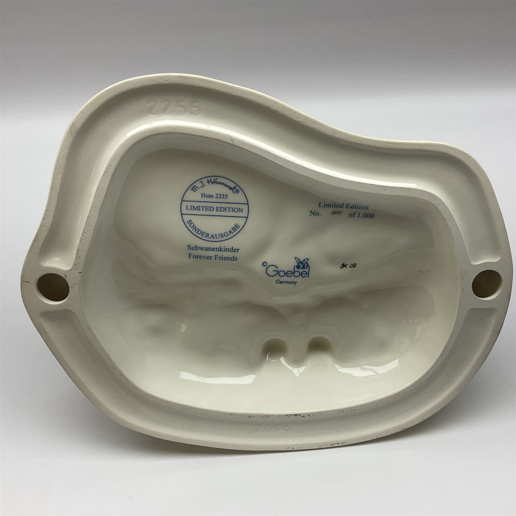 Large Hummel figure group by Goebel, Forever Friends, limited edition 697 of 1000, H28cm