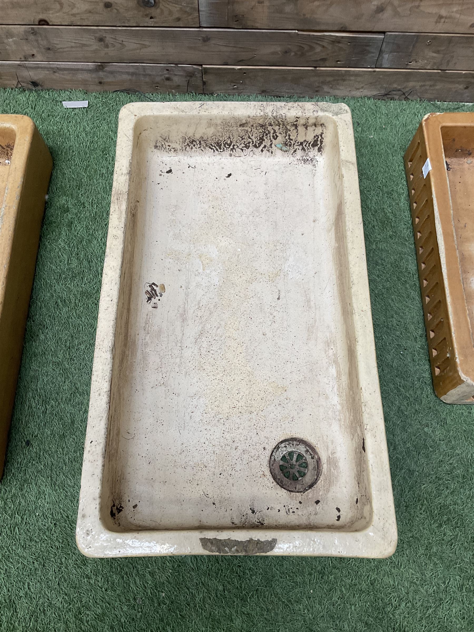 Set of three salt glazed sinks - THIS LOT IS TO BE COLLECTED BY APPOINTMENT FROM DUGGLEBY STORAGE, GREAT HILL, EASTFIELD, SCARBOROUGH, YO11 3TX