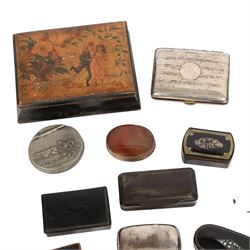 Small collection of snuff boxes, including Victorian papier mache, brass bound agate, pewter snuff box by G. Smith & Sons etc 