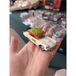 Corgi Toys Ford Thunderbird Bermuda Taxi no. 430, white body with yellow lettering with red and green plastic canopy, boxed
