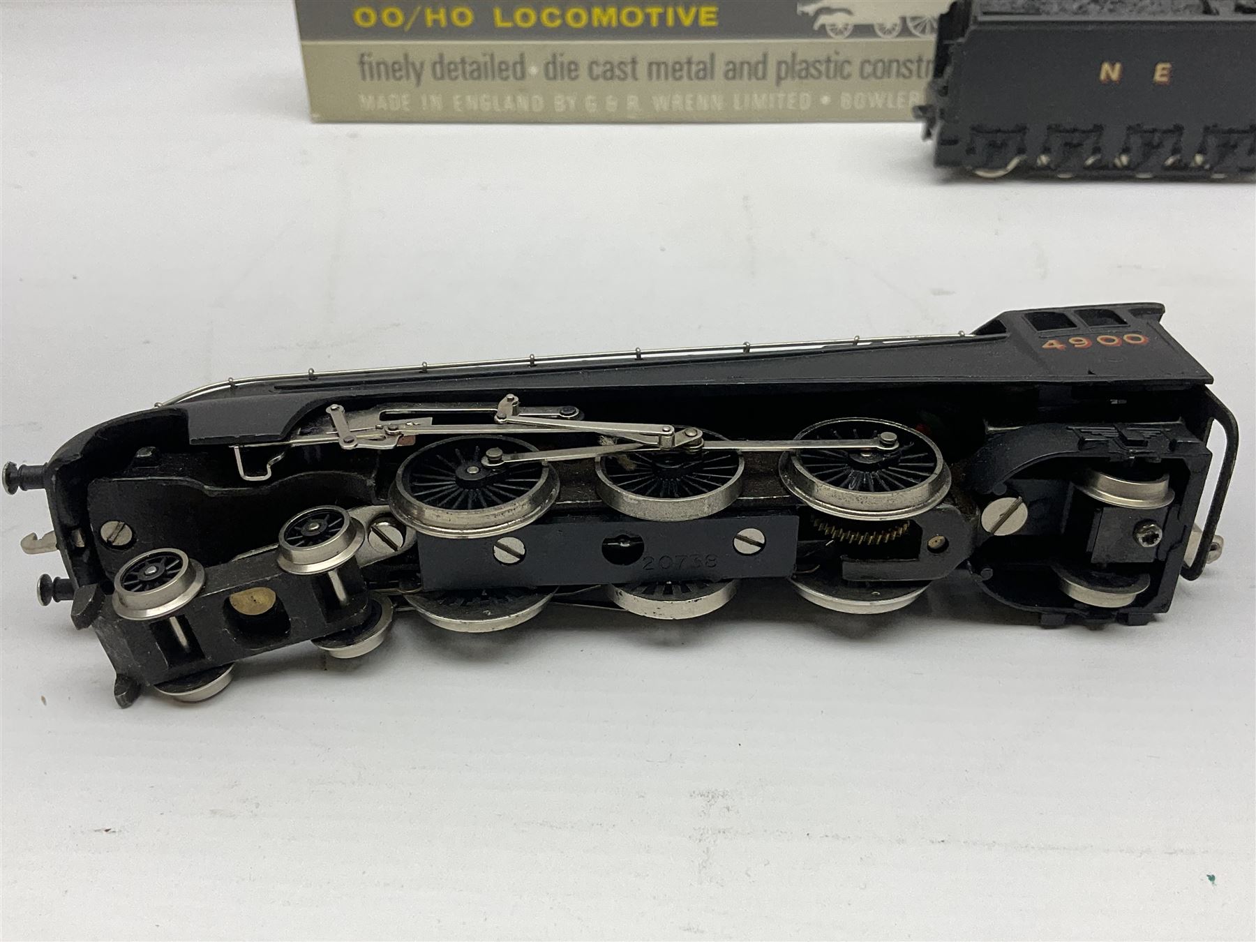 Wrenn '00' gauge - Class A4 4-6-2 locomotive 'Gannet' No.4900 in NE Wartime black; boxed with instructions.