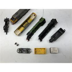 '00' gauge - Tri-ang 'Caledonian Single' Class 4-2-2 locomotive and tender; Hornby Class 37 Diesel (English Electric Type 3) locomotive No.37063; Airfix Class 61XX 2-6-2 Prairie tank locomotive No.6167; Pocher Italy American style 4-4-0 locomotive 'Reno'; and a quantity of part locomotives, spare parts etc; all unboxed