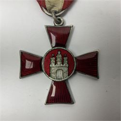WWI Imperial German Hanseatic Cross for Hamburg; and Marine Corps 1914-18 Cross with four clasps for Durchbruchsschlacht, Ypern, Yser and Antwerpen; both with ribbons (2)