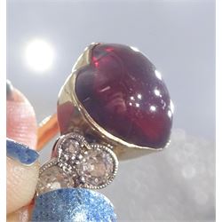 Early 20th century gold heart cut garnet and six stone old cut diamond ring, stamped 18ct, total diamond weight approx 0.50 carat