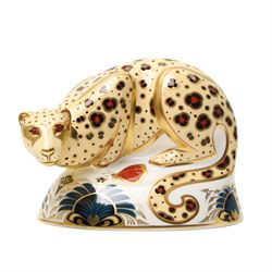 Royal Crown Derby paperweight, Savannah Leopard from the Endangered Species series, limite...