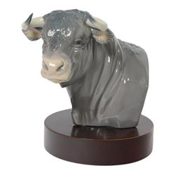 Lladro bust, The Bull, no 5545, together with Ermine no 4769 and Turtle Dove 4550