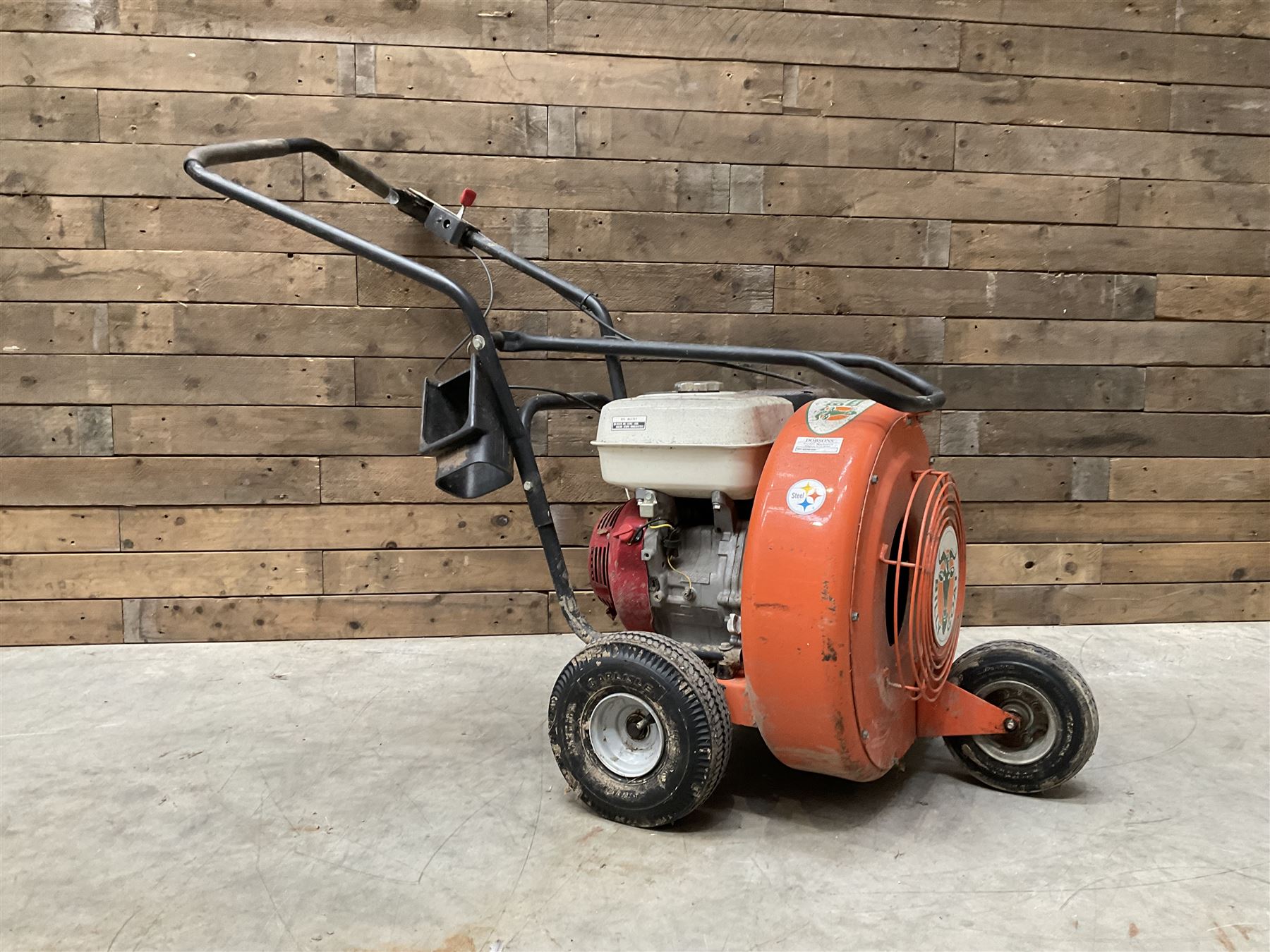 Billy Goat Quiet Blow Blower with Honda 8.0 GX240 engine 