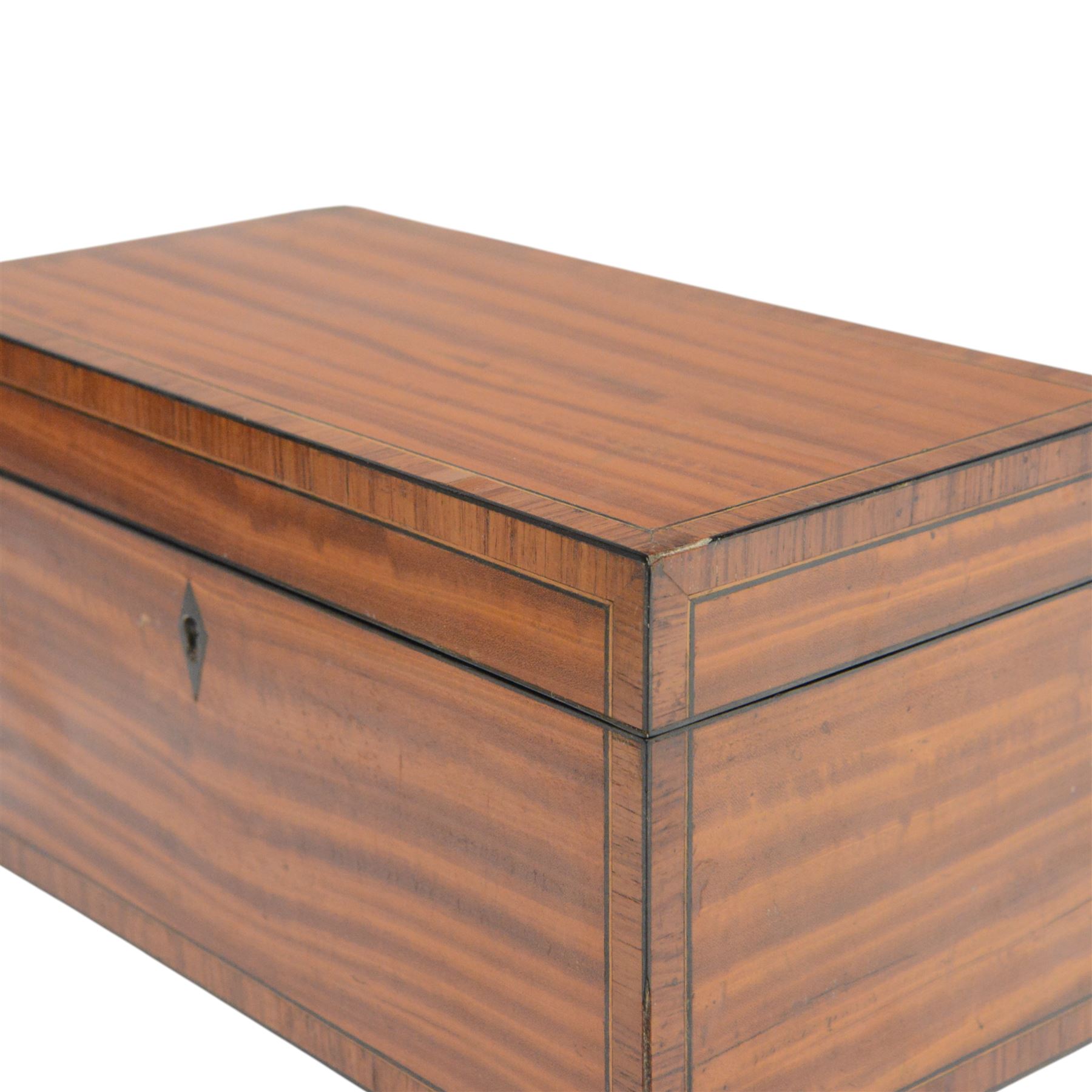 Satinwood correspondence box, the interior divided into two sections with bone inlaid plaques marked answered and unanswered, H13cm, D14cm 