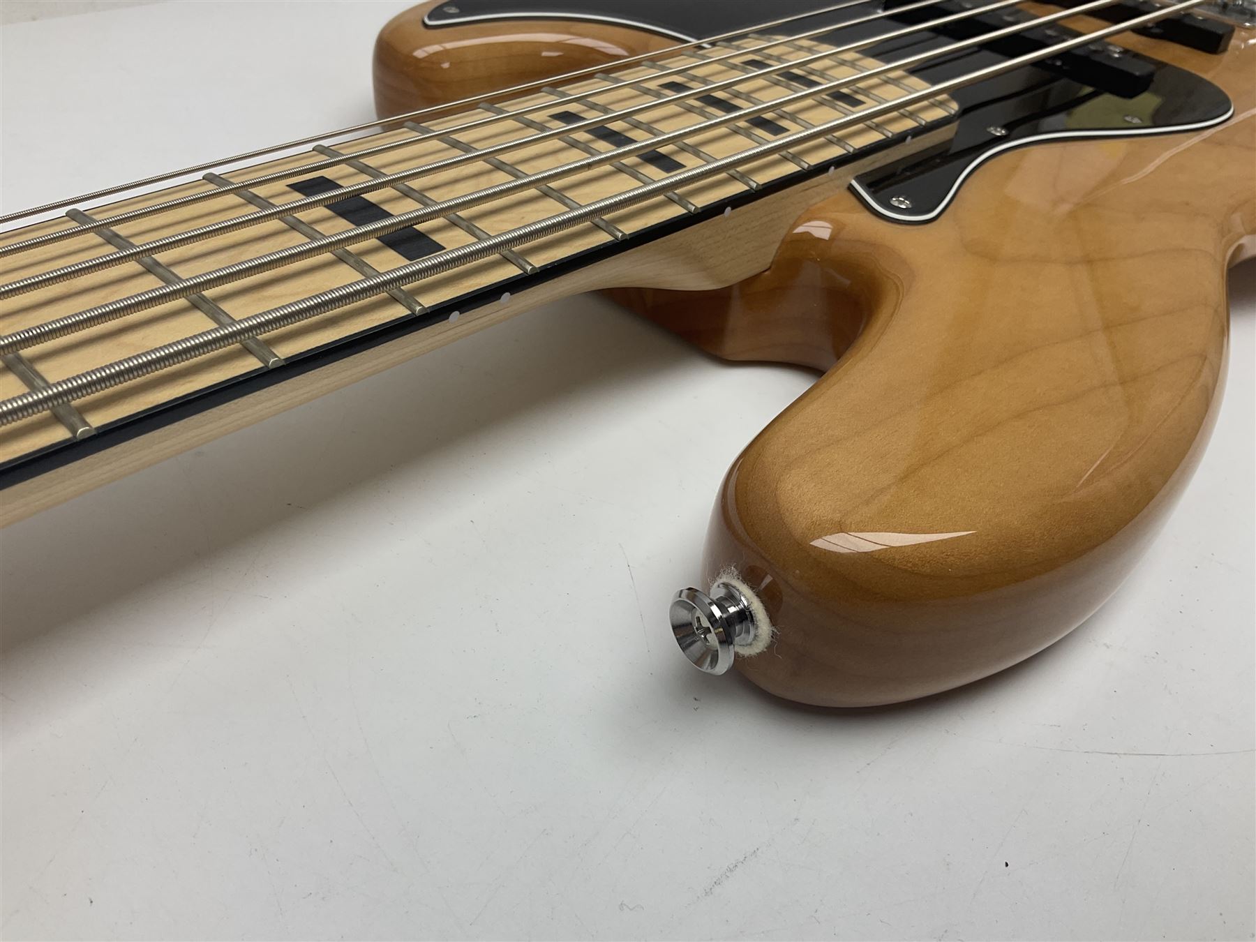Fender Squier five-string jazz bass guitar; natural finish with Duncan Designed pick-ups; serial no.ICS11097557; L118cm
