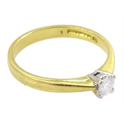 18ct gold single stone diamond set ring, London 2003, diamond approx 0.20 carat