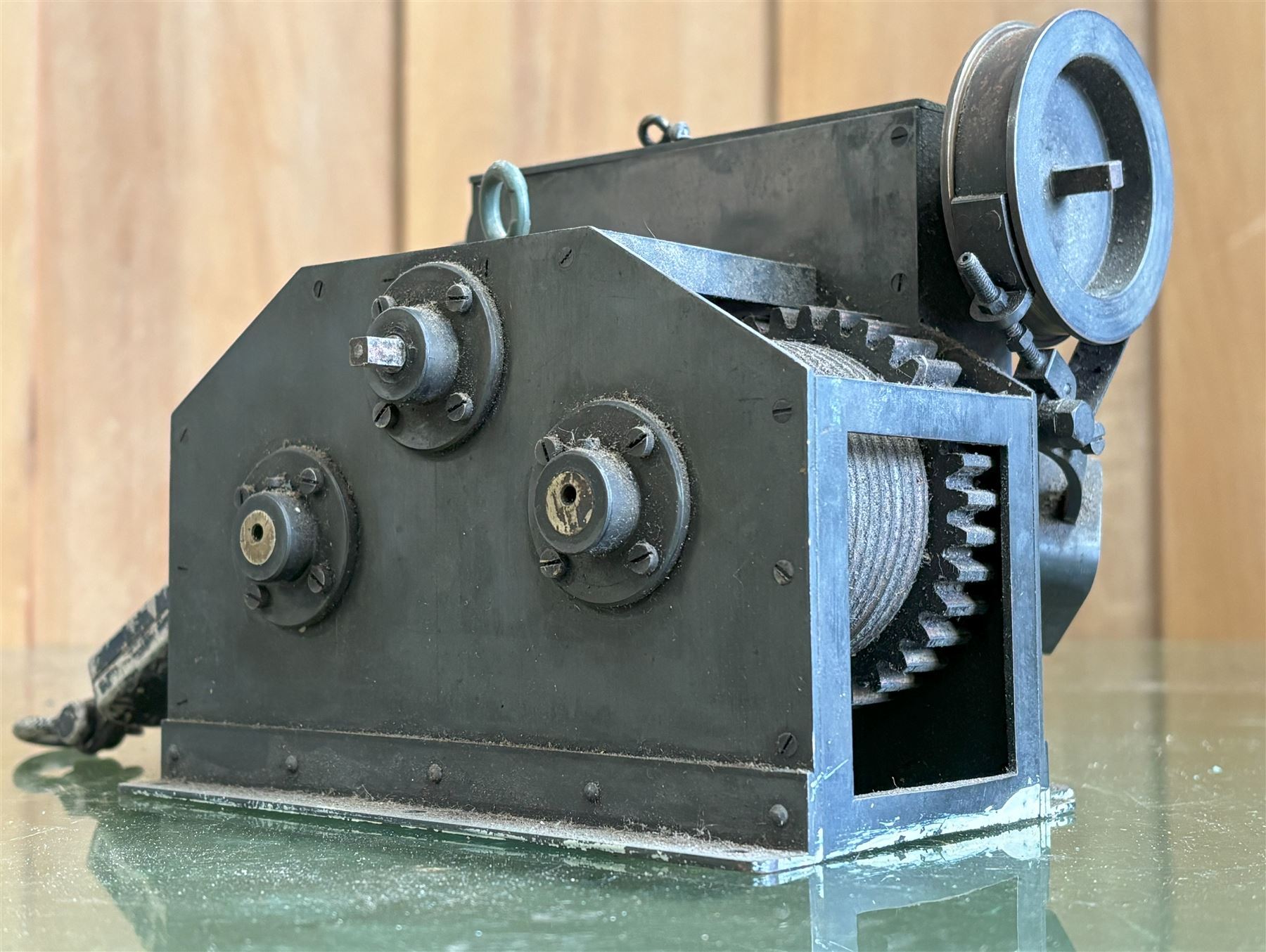 Quality scratch built scale model of an industrial winch, hand cranked. L20cm.  - COLLECTION BY APPOINTMENT FROM: The White House, Thirsk Road, Easingwold, York, YO61 3NF - CALL 01723 507111 TO ARRANGE