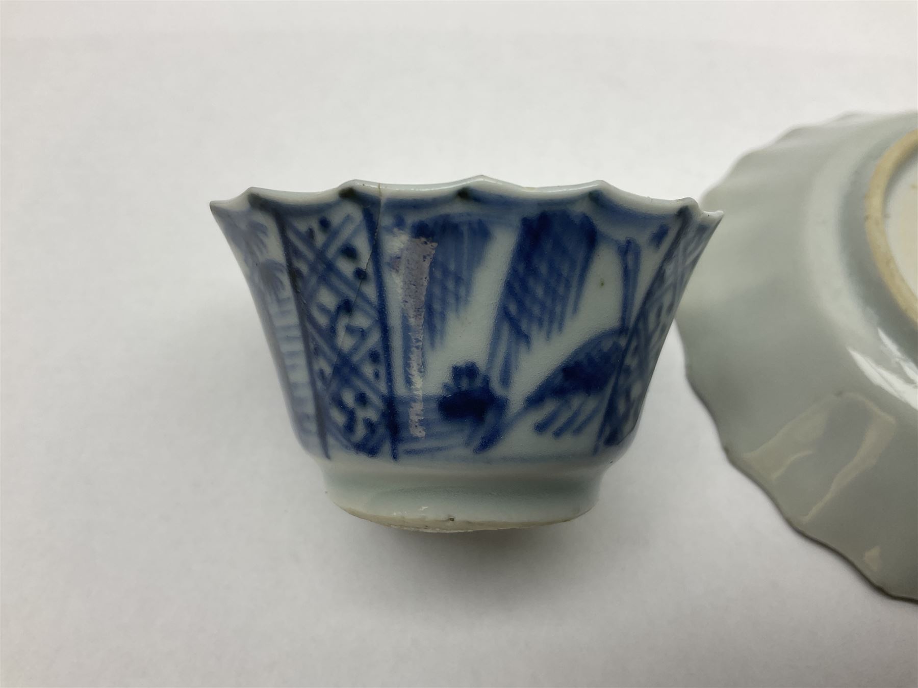 Chinese Kangxi blue and white fluted tea bowl and saucer 