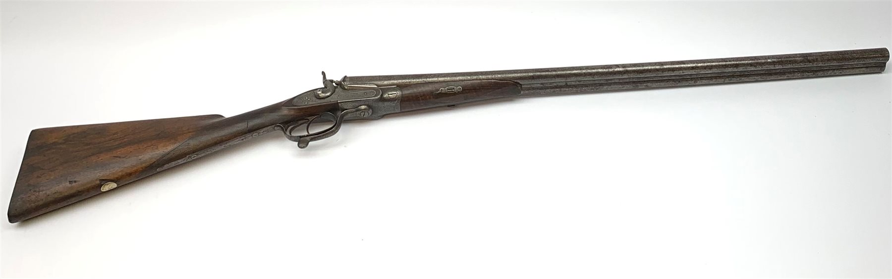 19th century David R. Hodgson (? of Louth) 12-bore side-by-side double barrel hammer shotgun with screw under lever opening and patent action, walnut stock and 76cm damascus barrels, L119cm overall SHOTGUN CERTIFICATE REQUIRED