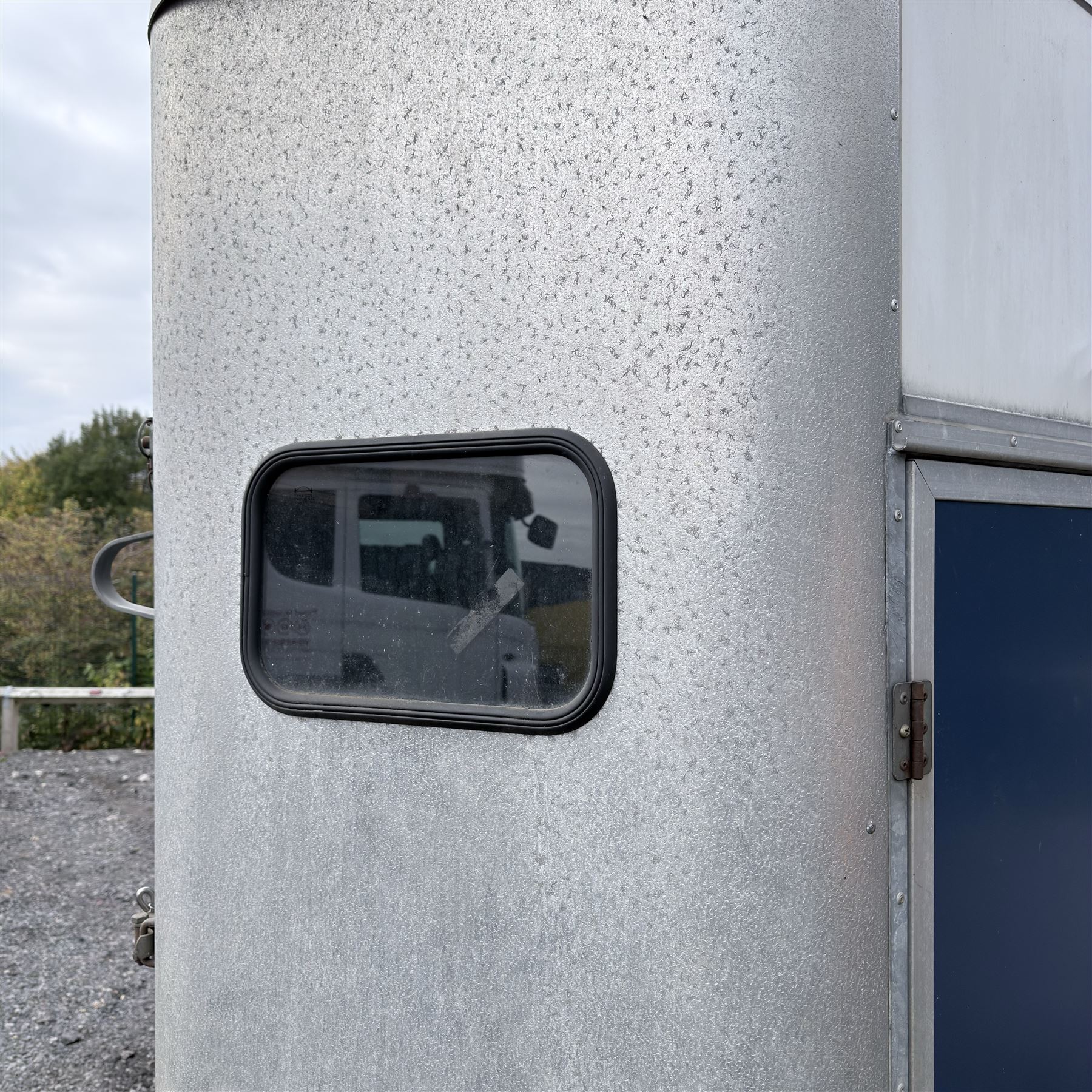 Ifor Williams HB505R horse trailer