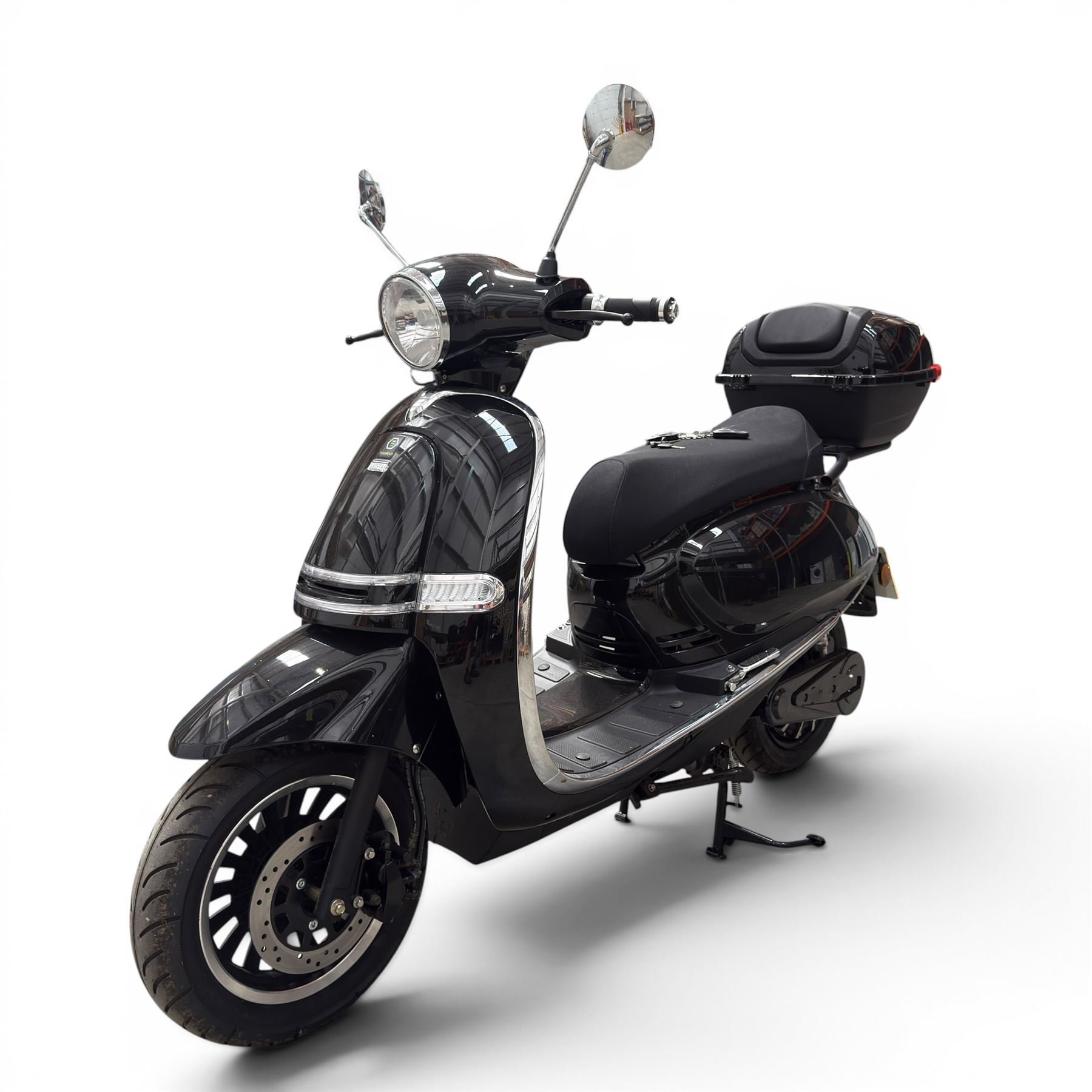 Sakura JS2A - 4000W electric scooter (125cc equivalent), 2 Miles, LL70 NFZ