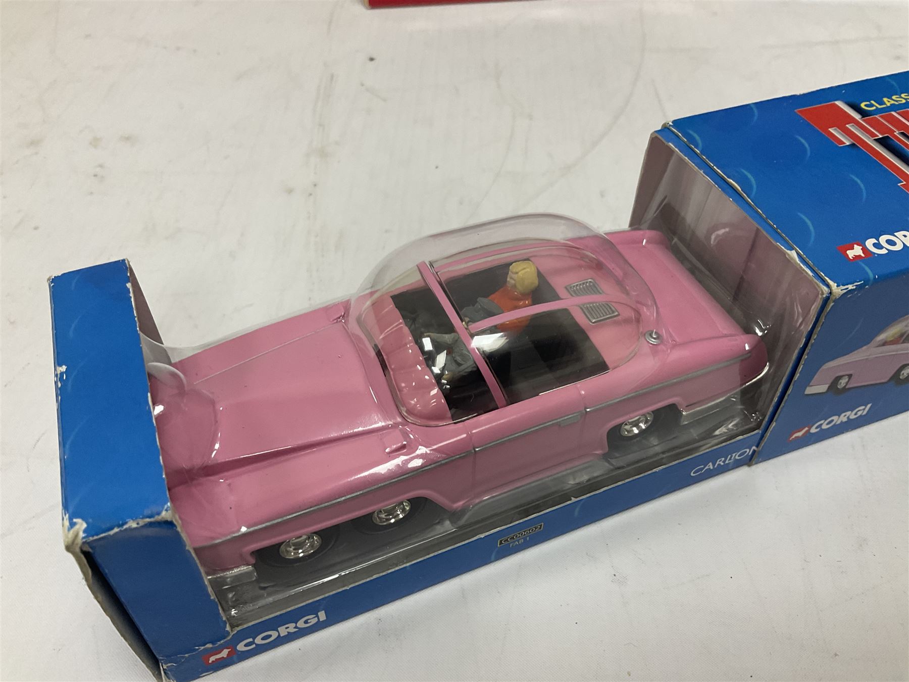 Corgi - thirteen TV/Film related die-cast models includ | Toys 