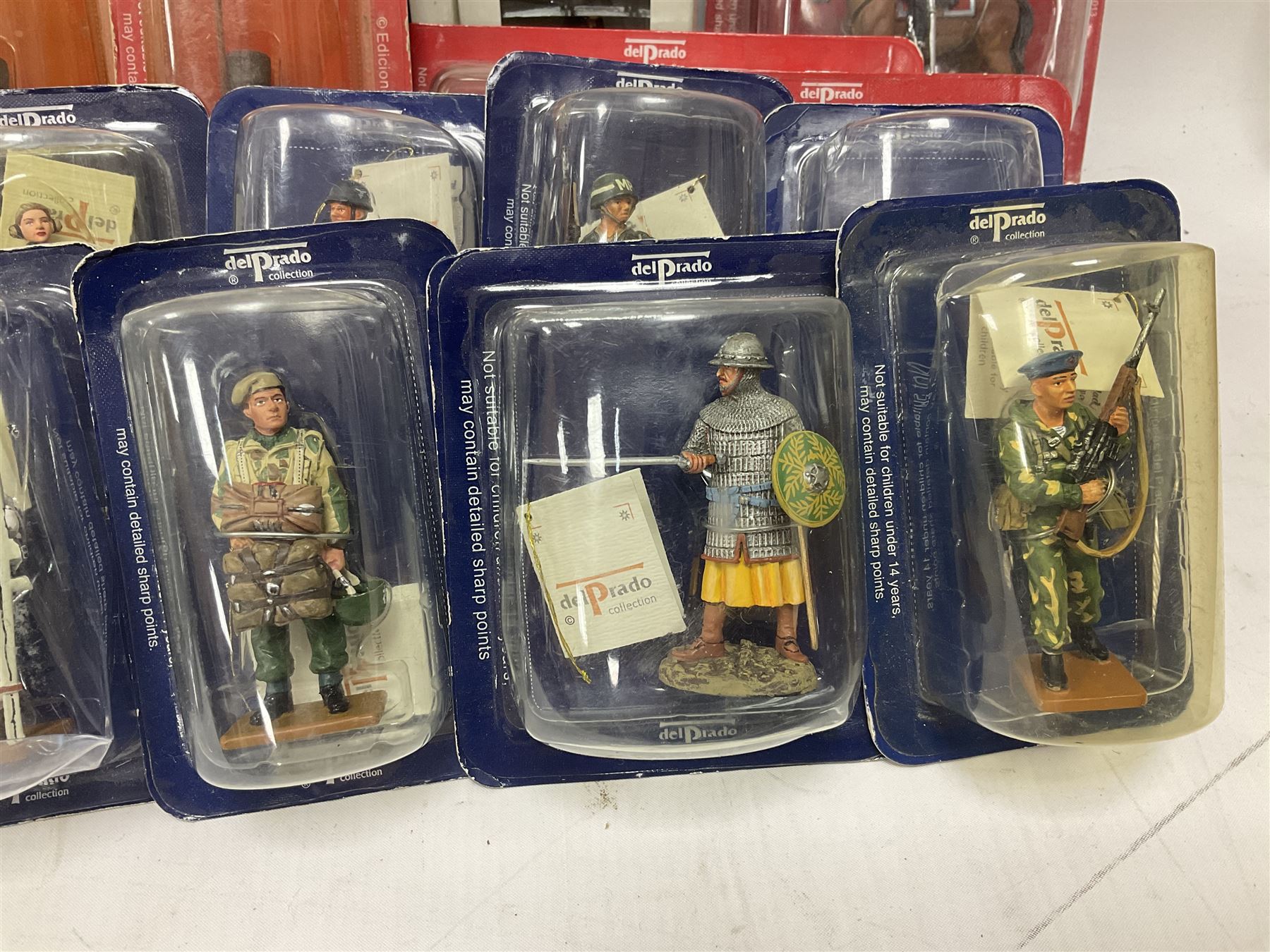 Thirty-four Del Prado metal soldiers from periodical issues for WW2, Napoleonic War etc; all in unopened blister packs; and seven similar DeAgostini boxed soldier figures (41)