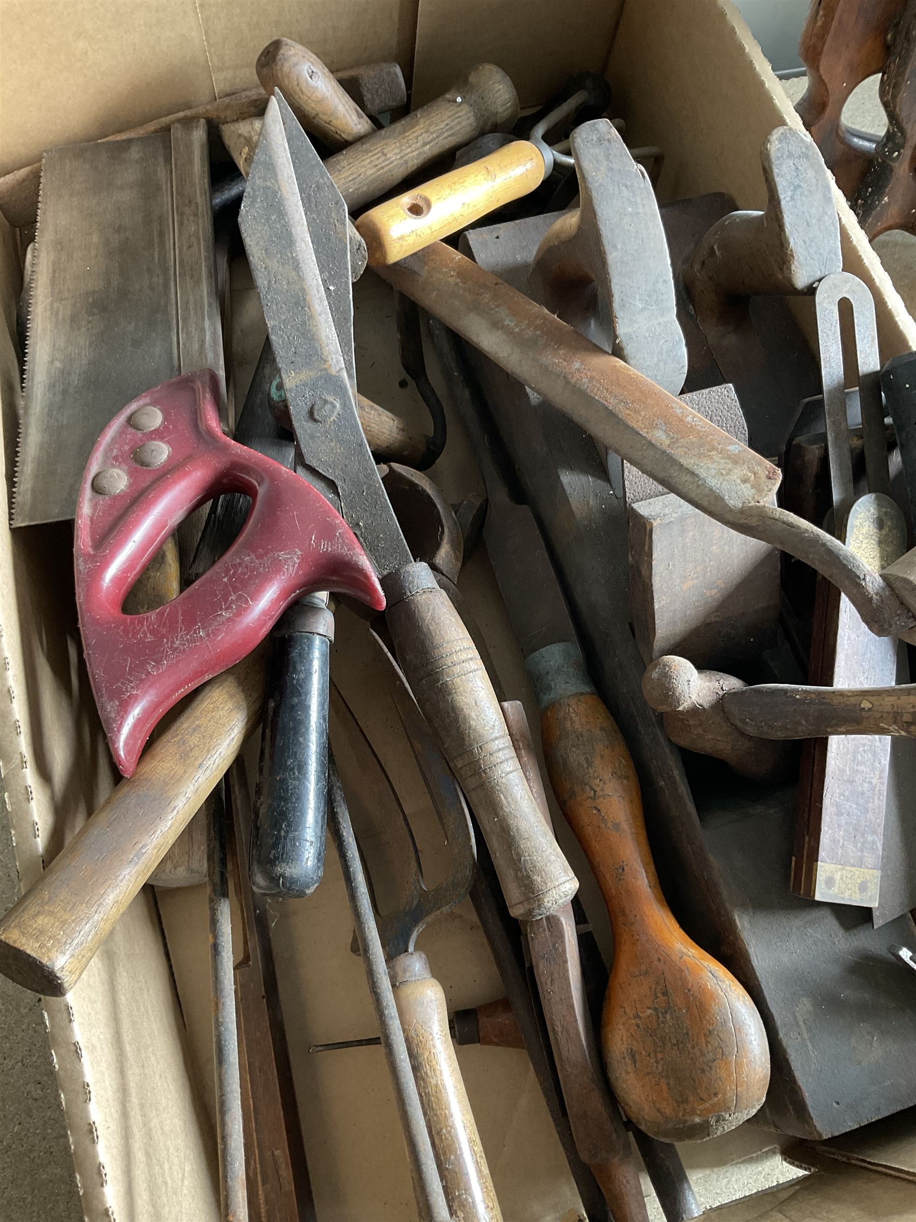 Paramo heavy duty vice, planes, hammers, saws and other tools - THIS LOT IS TO BE COLLECTED BY APPOINTMENT FROM DUGGLEBY STORAGE, GREAT HILL, EASTFIELD, SCARBOROUGH, YO11 3TX