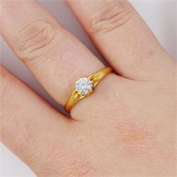 21ct gold single stone, round brilliant cut diamond ring, diamond approx 0.45 carat 