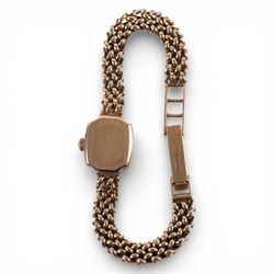 Accurist ladies 9ct gold manual wind wristwatch, on integral 9ct gold bracelet, hallmarked