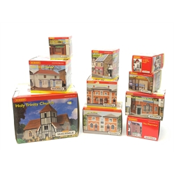 Hornby Skaledale - ten various buildings including Holy Trinity Church, High Street Dental, Terminus Offices x 2, National Mercantile Bank Ltd, 'The Pharmacy', Main Terminus Building, City Dry Cleaners etc, all boxed