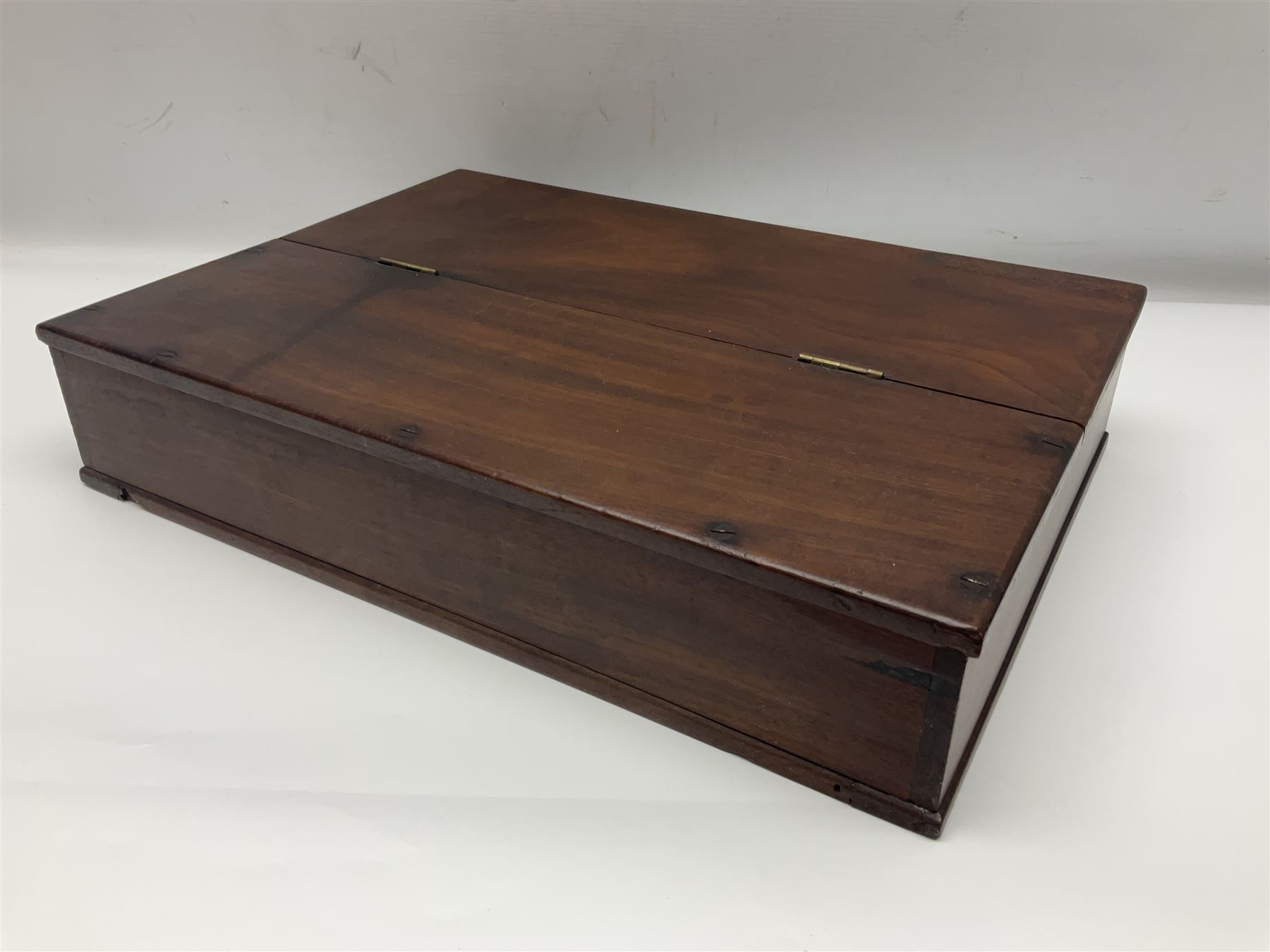 Late 19th/early 20th century clavier muet - mahogany cased mute keybpard with hinged lid L41cm