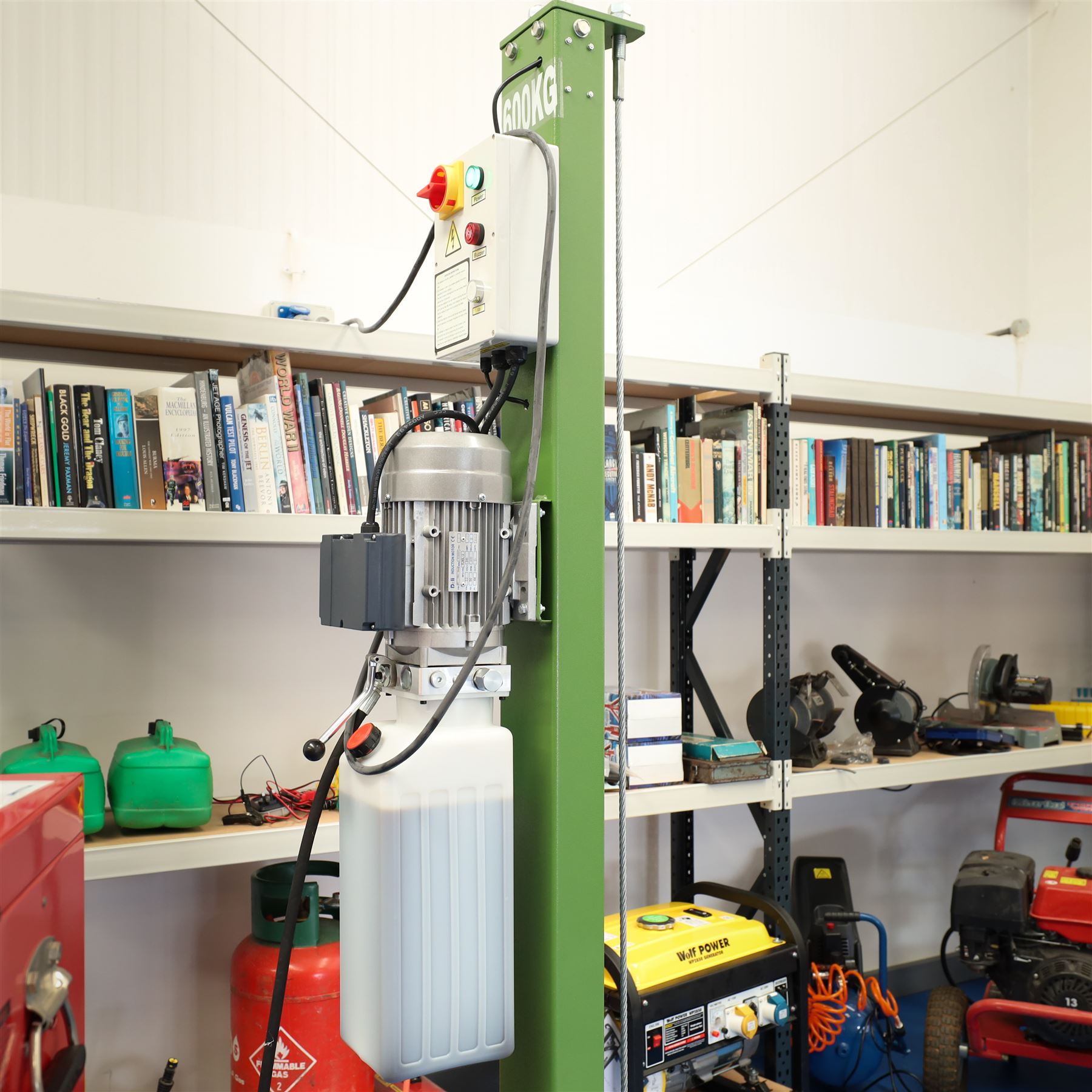 Bonar Series four post parking lift, model SA4T36, electrically operated with control box and hydraulic power unit, rated capacity 3,600 kg, three-phase power
