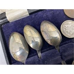 Five silver Coronation spoons by R Bond & Co, hallmarked Sheffield 1934 and 1935, together with another further stamped Nc Co, and 1934 Irish silver Florin, Switzerland 1967 1/2 Franc, Sweden 1875 Krona, 1 Franc etc