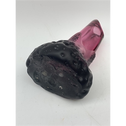A Richie Alli Shard glass vase, naturalistic overlaid glass base & cranberry carved neck, H28cm